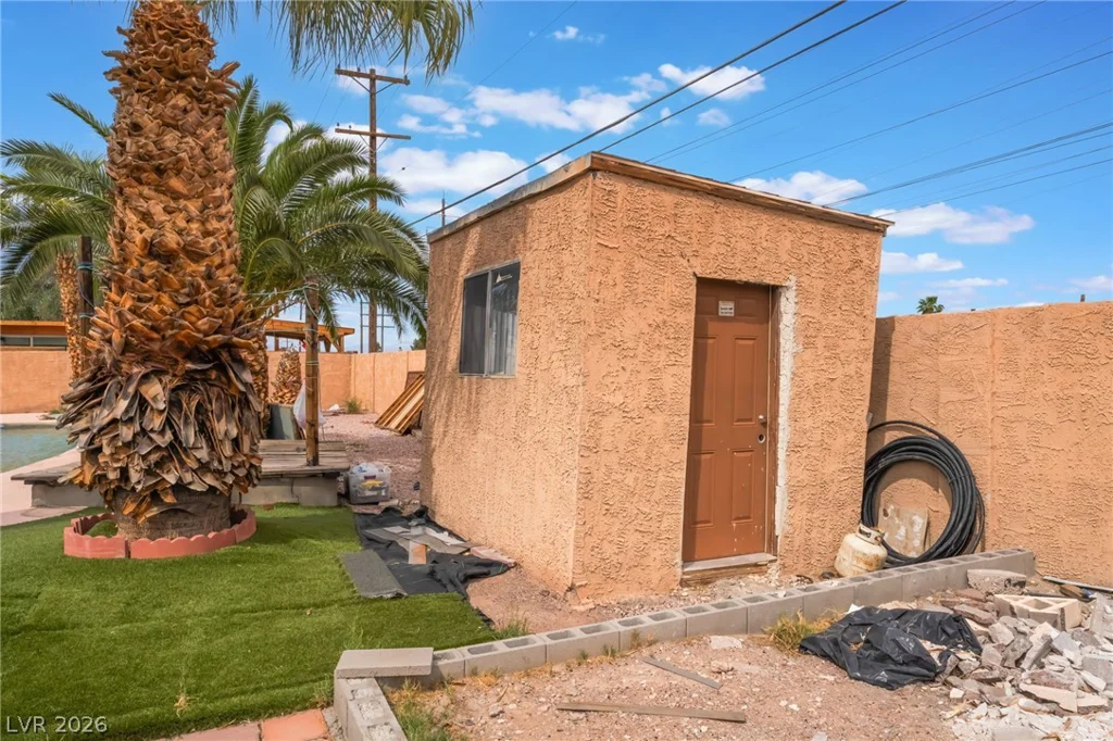 1413 17th, Las Vegas, NV 89104
