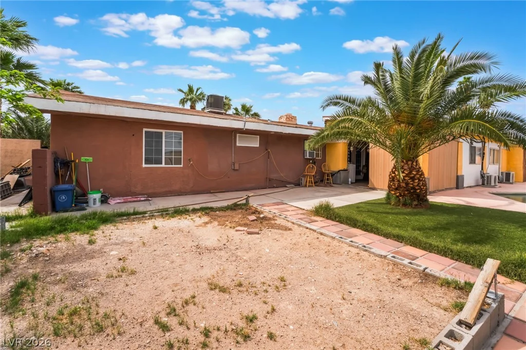 1413 17th, Las Vegas, NV 89104
