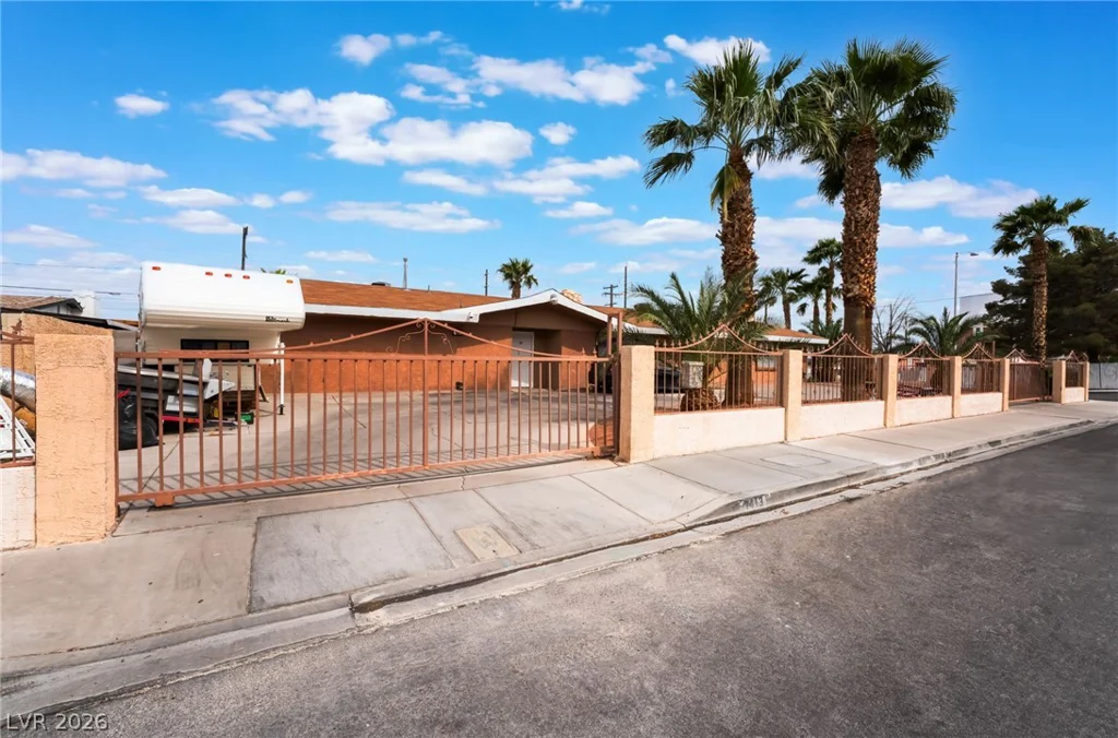 1413 17th, Las Vegas, NV 89104