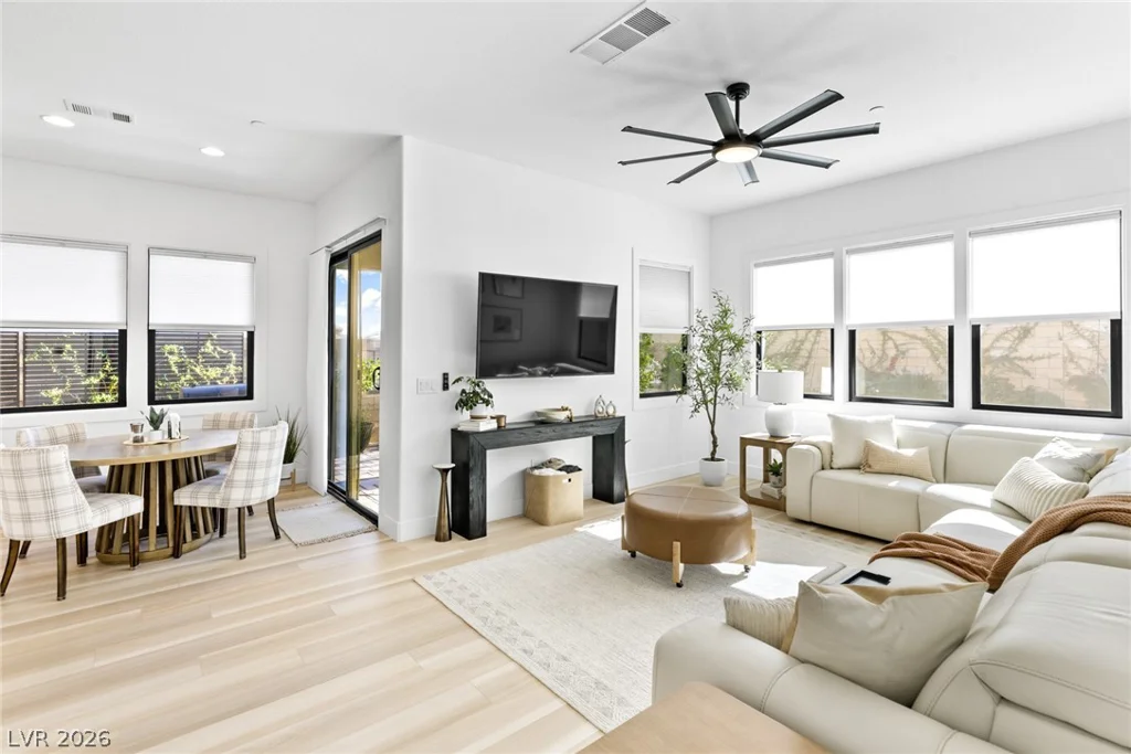 9869 Heather Moore, Las Vegas, NV 89166