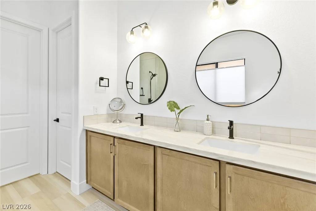 9869 Heather Moore, Las Vegas, NV 89166