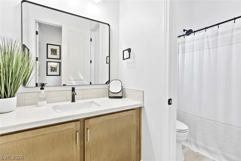 9869 Heather Moore, Las Vegas, NV 89166