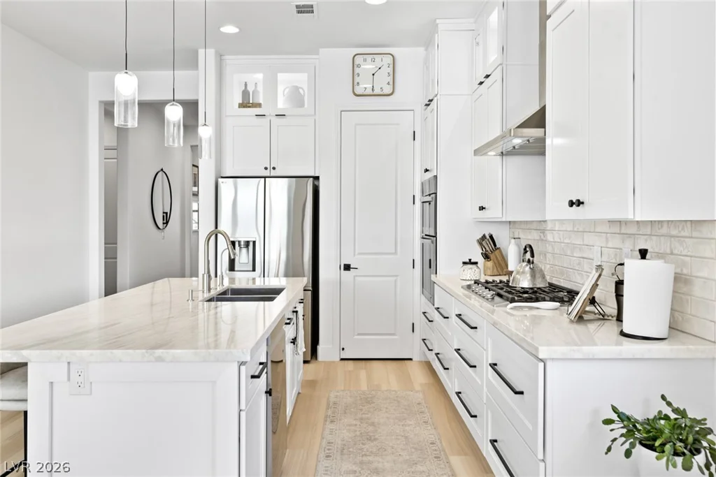 9869 Heather Moore, Las Vegas, NV 89166