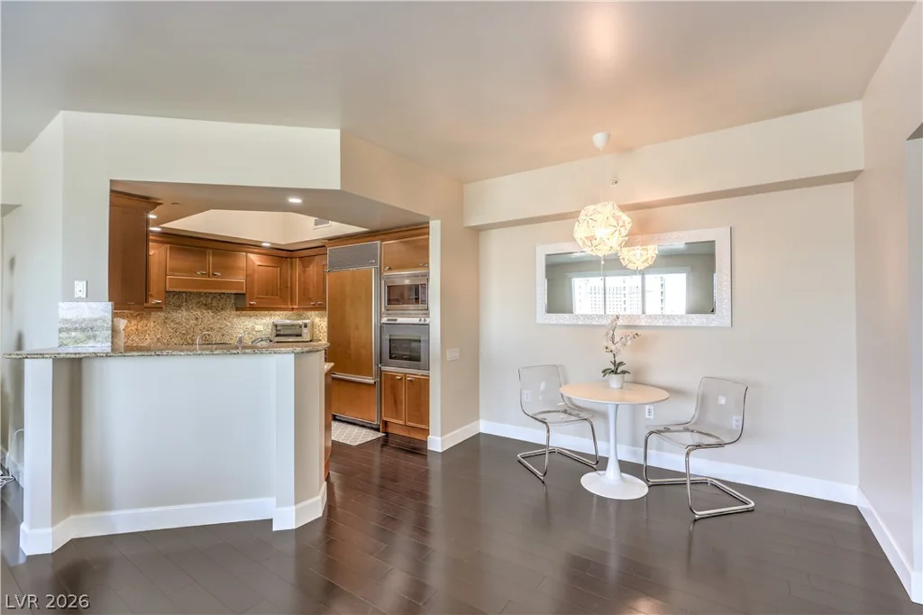 2777 Paradise, Las Vegas, NV 89109