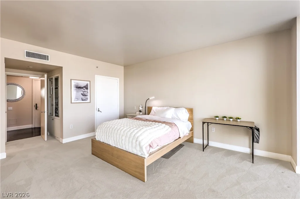 2777 Paradise, Las Vegas, NV 89109