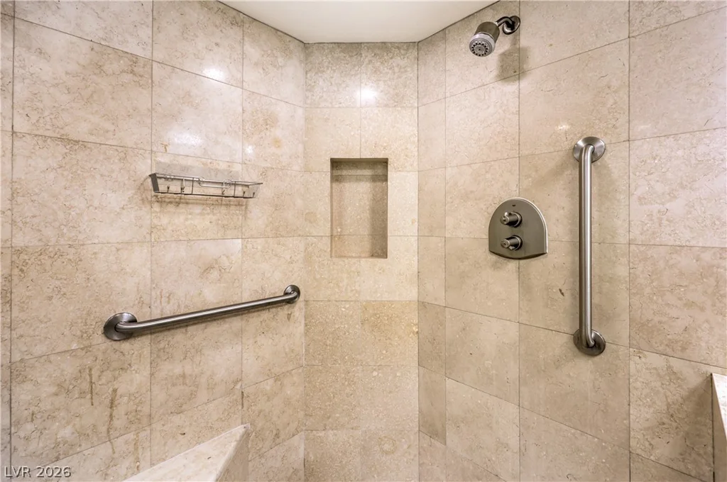 2777 Paradise, Las Vegas, NV 89109