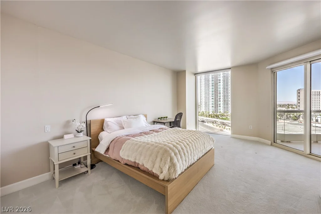 2777 Paradise, Las Vegas, NV 89109