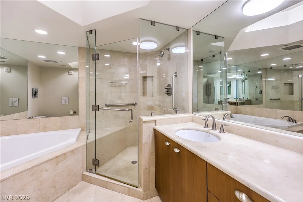 2777 Paradise, Las Vegas, NV 89109