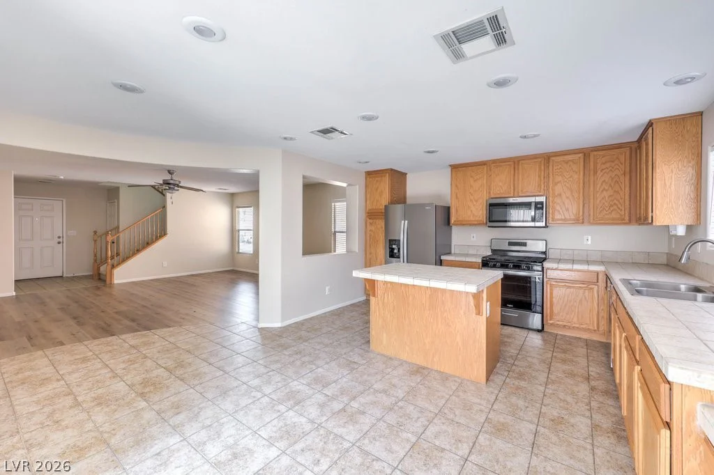 690 Iron Bridge, Las Vegas, NV 89178