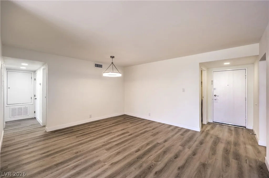 750 Royal Crest, Las Vegas, NV 89169