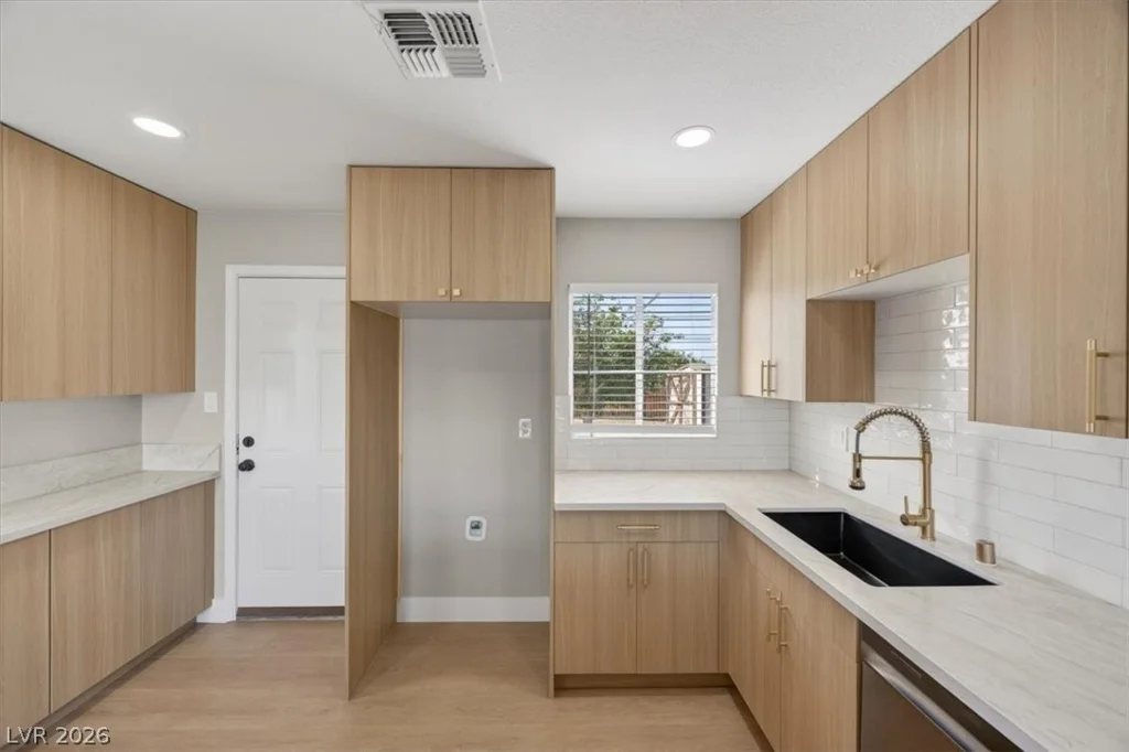 32 Mallory, Henderson, NV 89015