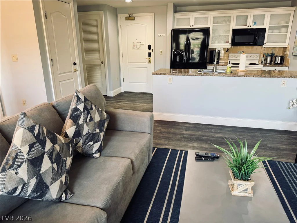 30 Strada Di Villaggio, Henderson, NV 89011