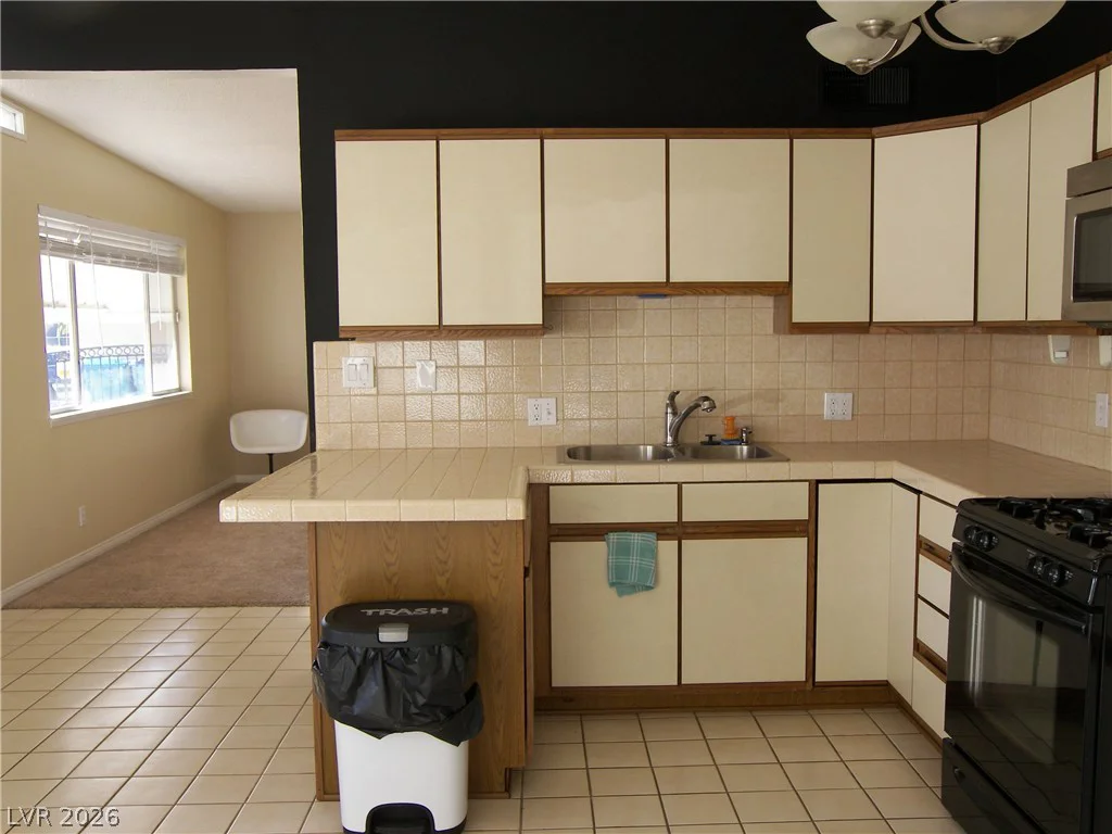 5908 Heron, Las Vegas, NV 89107