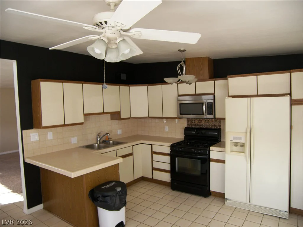 5908 Heron, Las Vegas, NV 89107