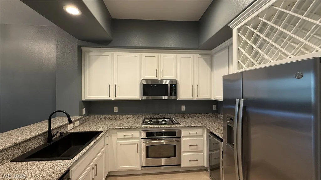 68 Serene, Las Vegas, NV 89123