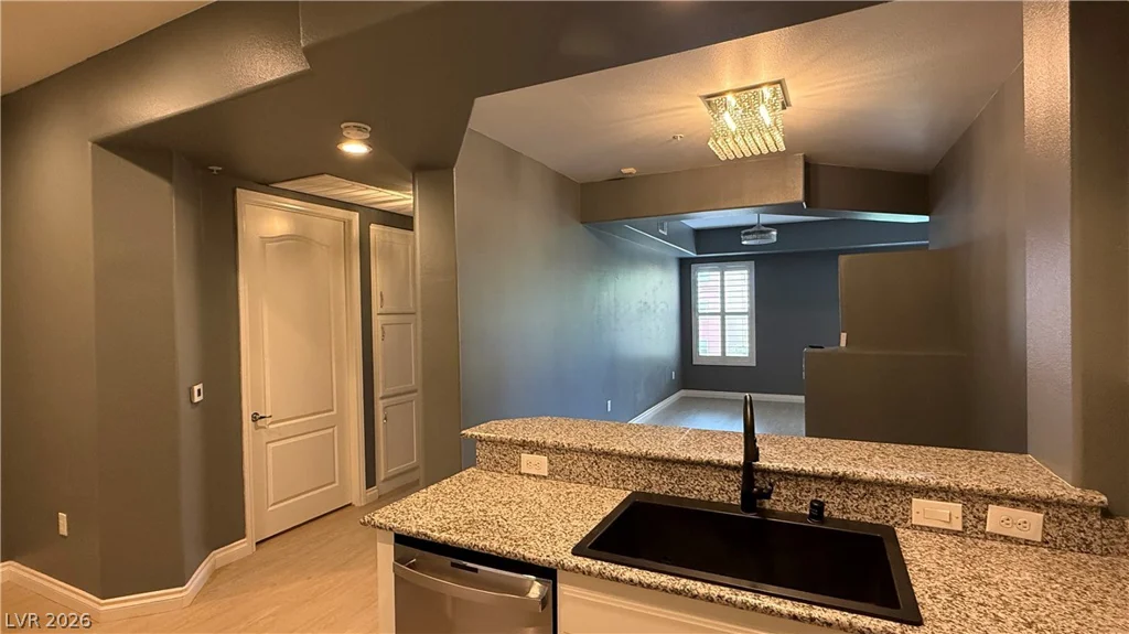 68 Serene, Las Vegas, NV 89123