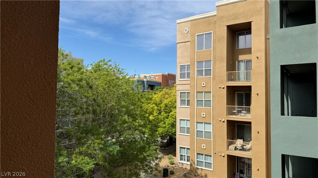 68 Serene, Las Vegas, NV 89123