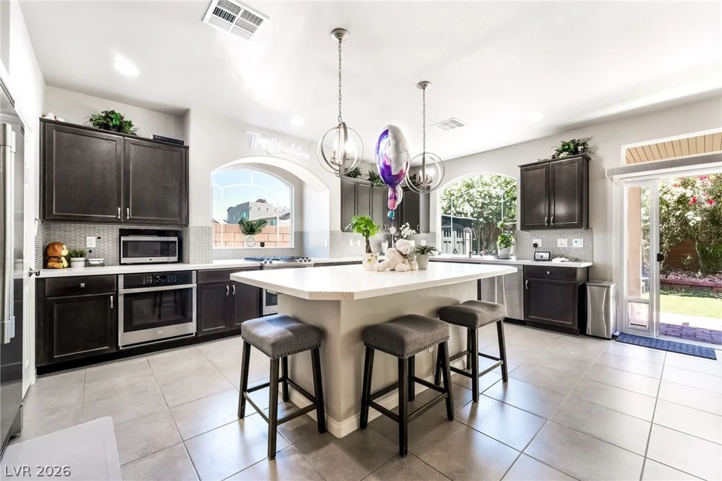 5975 Rockway Glen, Las Vegas, NV 89141