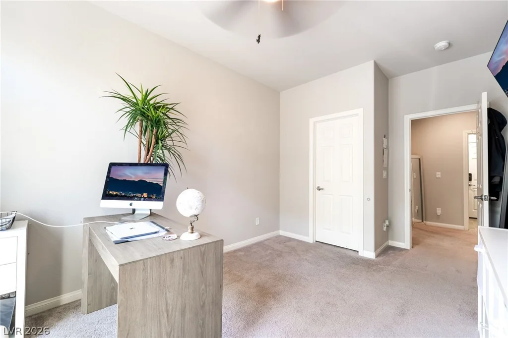 5975 Rockway Glen, Las Vegas, NV 89141