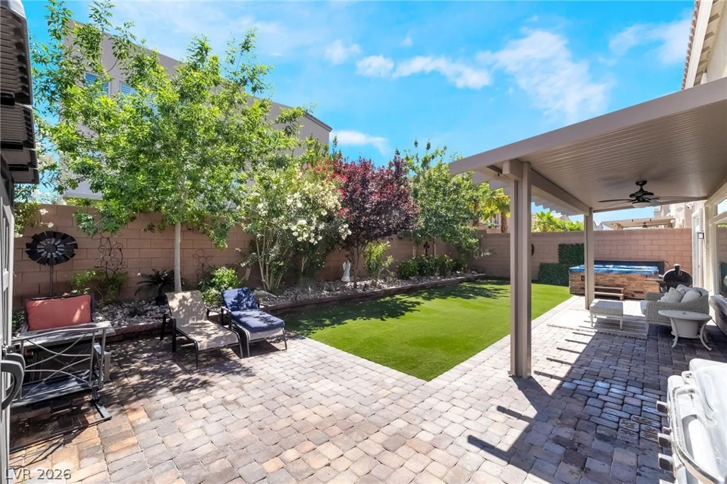 5975 Rockway Glen, Las Vegas, NV 89141