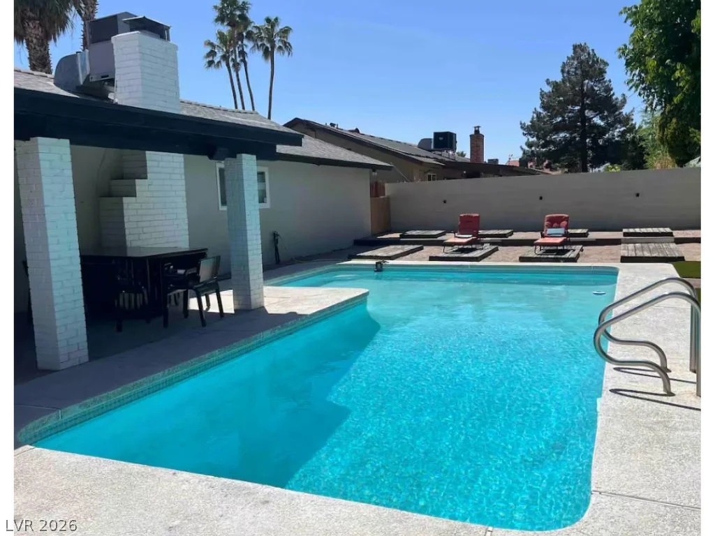 2708 Oakey, Las Vegas, NV 89102