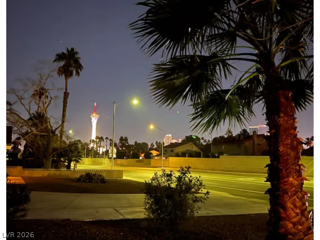2708 Oakey, Las Vegas, NV 89102