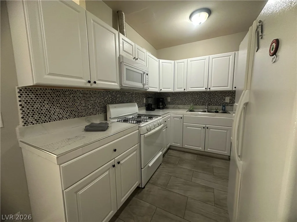 1312 Saint Louis, Las Vegas, NV 89104