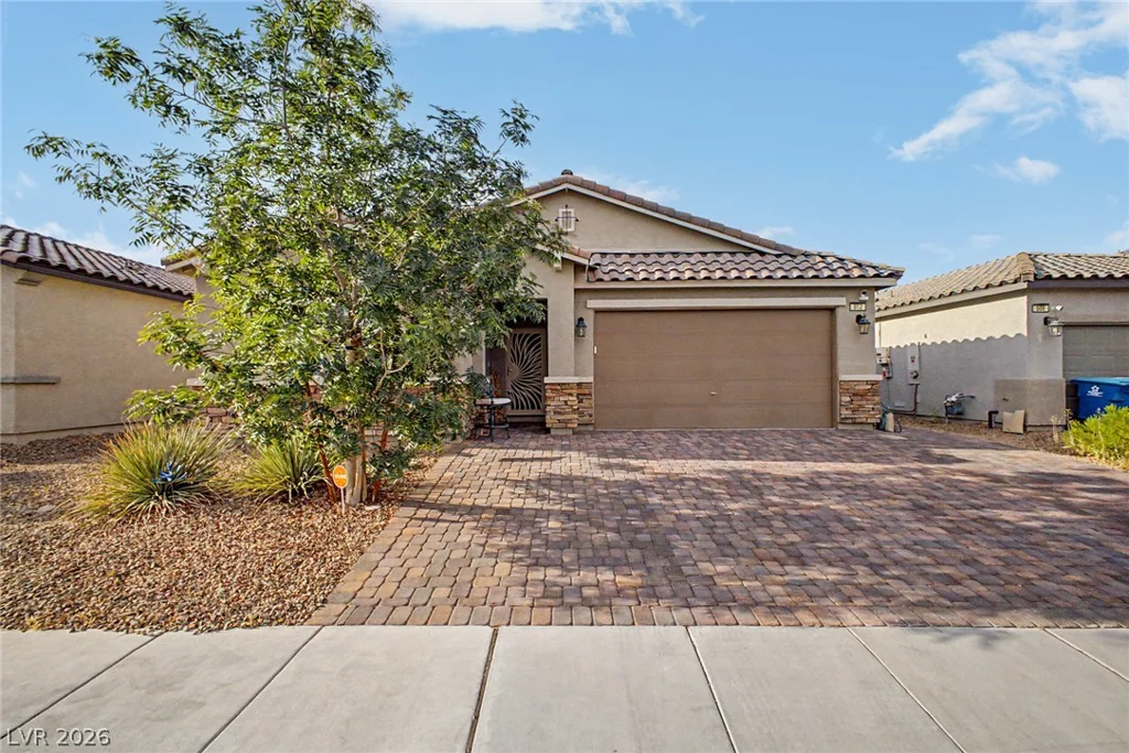 512 Shimmering Sands, North Las Vegas, NV 89031