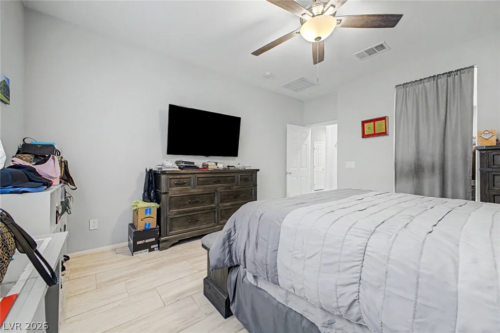 512 Shimmering Sands, North Las Vegas, NV 89031