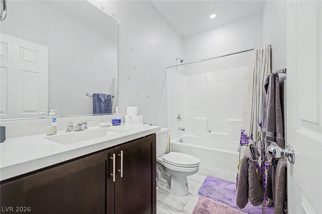 512 Shimmering Sands, North Las Vegas, NV 89031