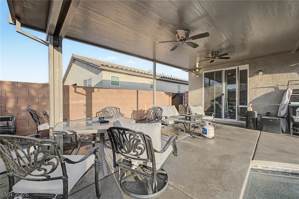 512 Shimmering Sands, North Las Vegas, NV 89031