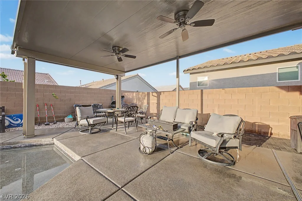 512 Shimmering Sands, North Las Vegas, NV 89031