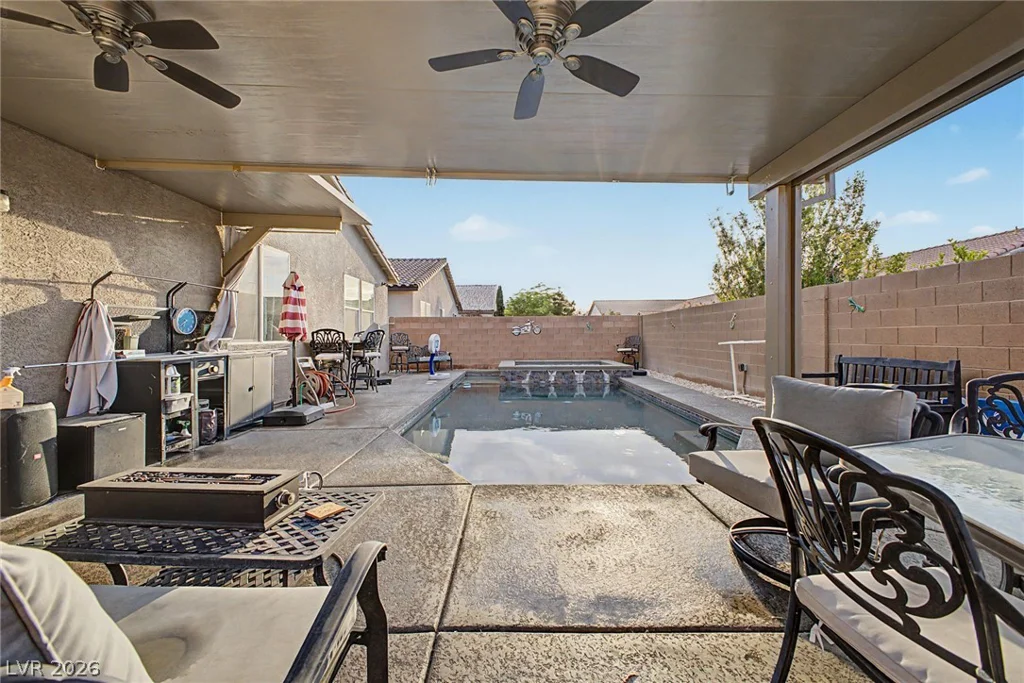 512 Shimmering Sands, North Las Vegas, NV 89031