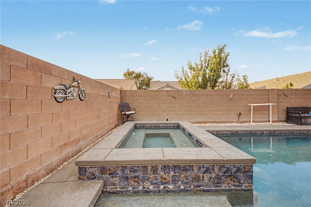 512 Shimmering Sands, North Las Vegas, NV 89031