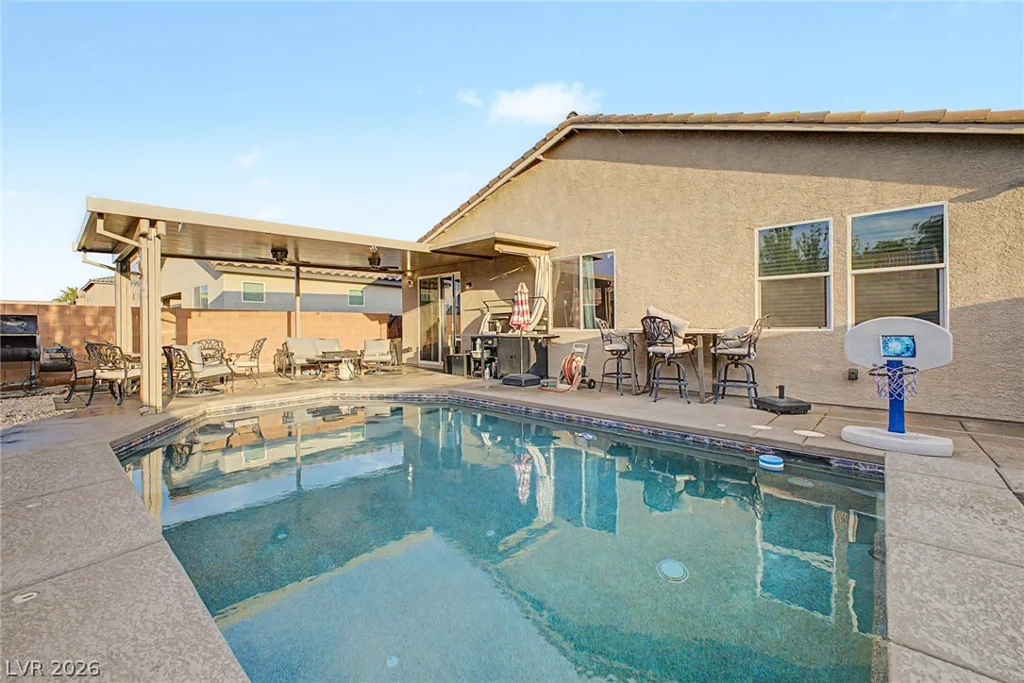 512 Shimmering Sands, North Las Vegas, NV 89031