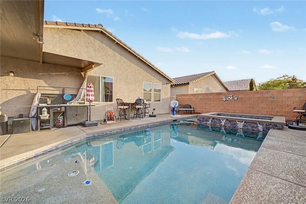 512 Shimmering Sands, North Las Vegas, NV 89031