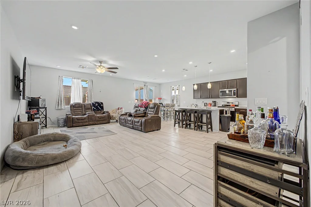 512 Shimmering Sands, North Las Vegas, NV 89031