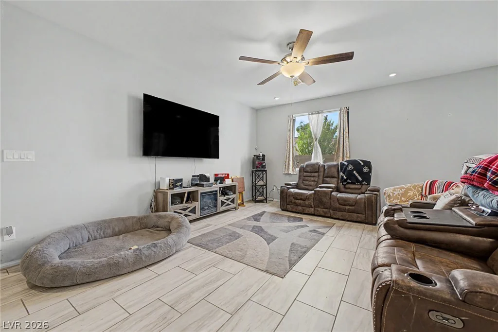 512 Shimmering Sands, North Las Vegas, NV 89031