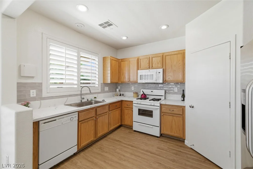 6042 Hidden Summit, North Las Vegas, NV 89031