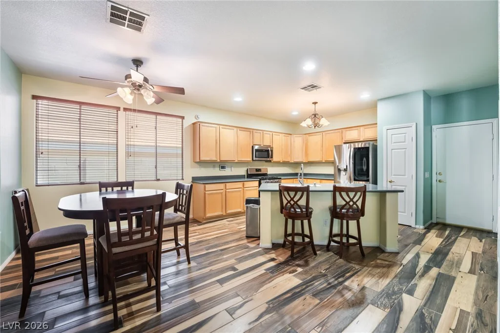 8528 Bandits Bluff, Las Vegas, NV 89143