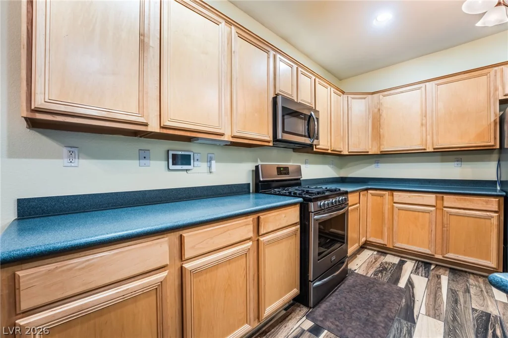 8528 Bandits Bluff, Las Vegas, NV 89143