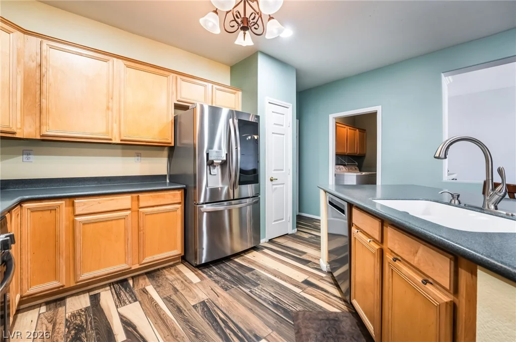 8528 Bandits Bluff, Las Vegas, NV 89143