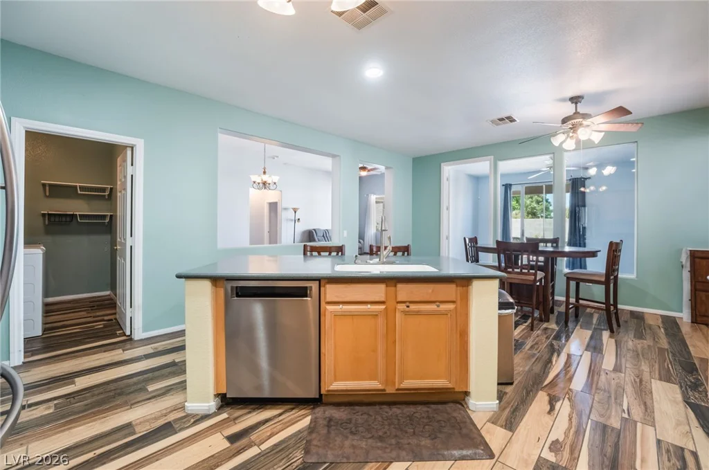 8528 Bandits Bluff, Las Vegas, NV 89143