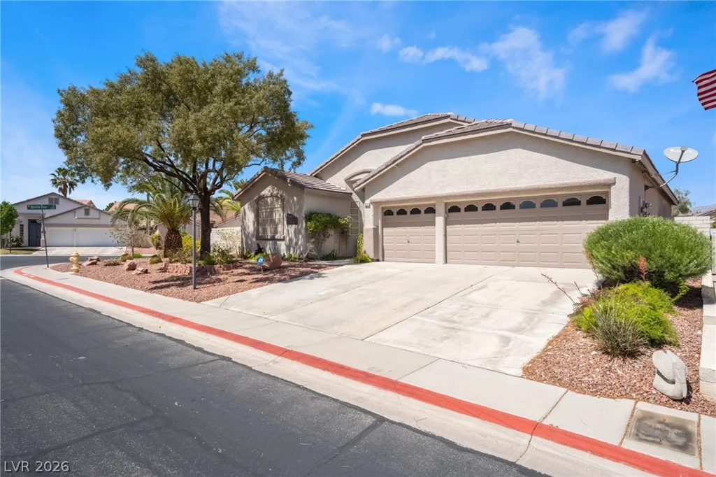 8528 Bandits Bluff, Las Vegas, NV 89143