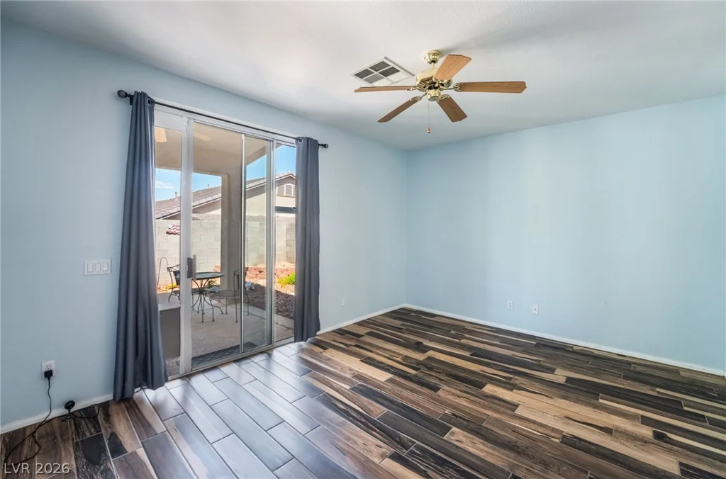 8528 Bandits Bluff, Las Vegas, NV 89143