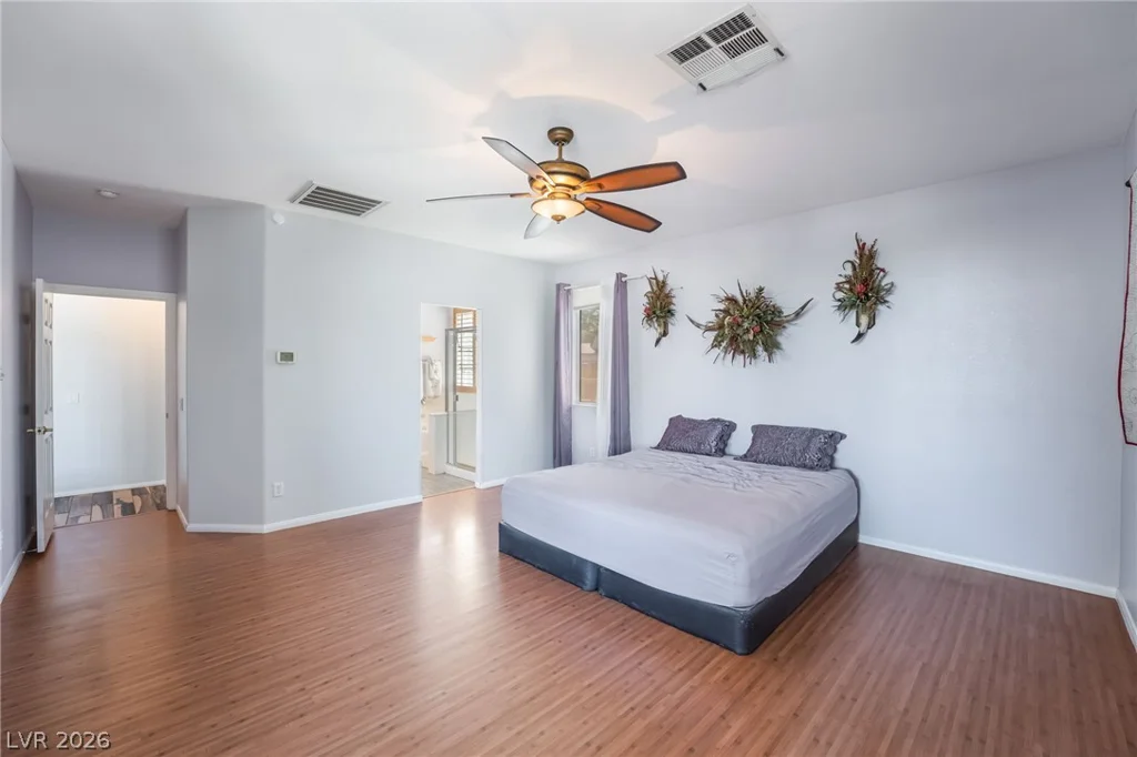 8528 Bandits Bluff, Las Vegas, NV 89143