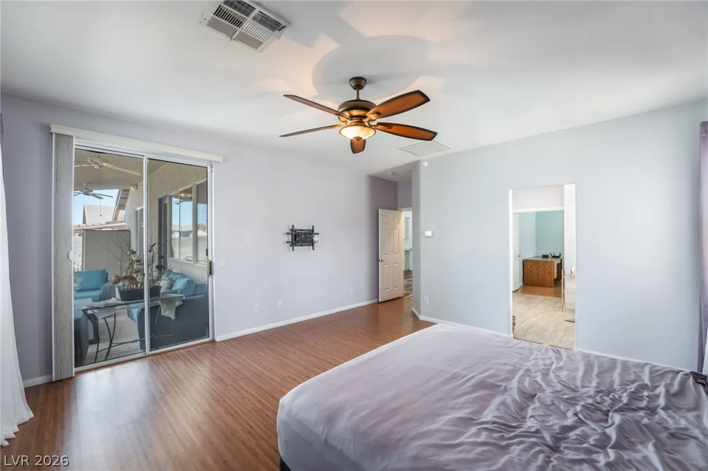 8528 Bandits Bluff, Las Vegas, NV 89143