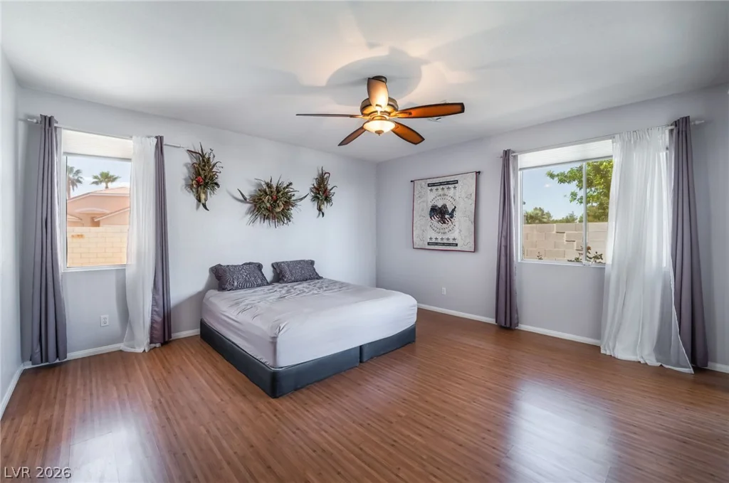 8528 Bandits Bluff, Las Vegas, NV 89143