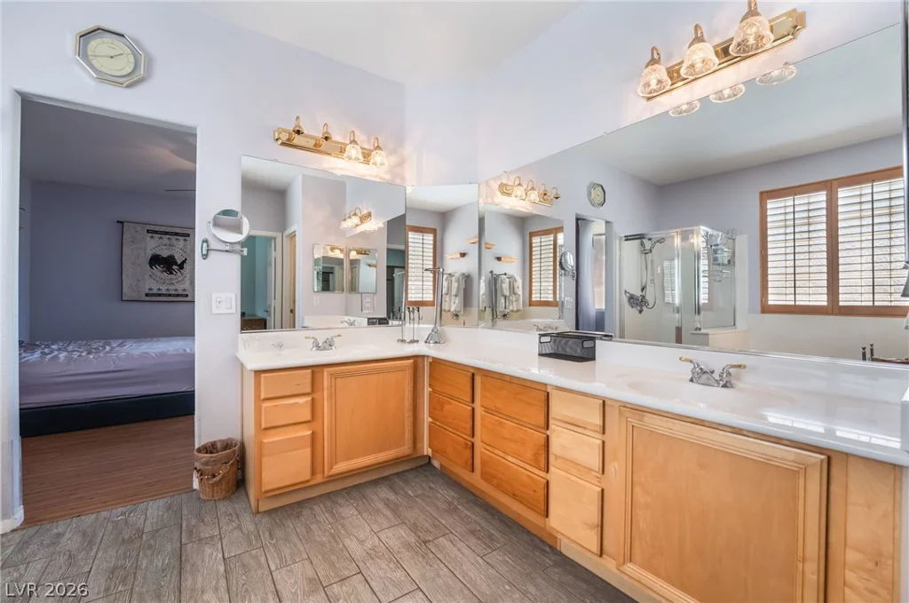 8528 Bandits Bluff, Las Vegas, NV 89143