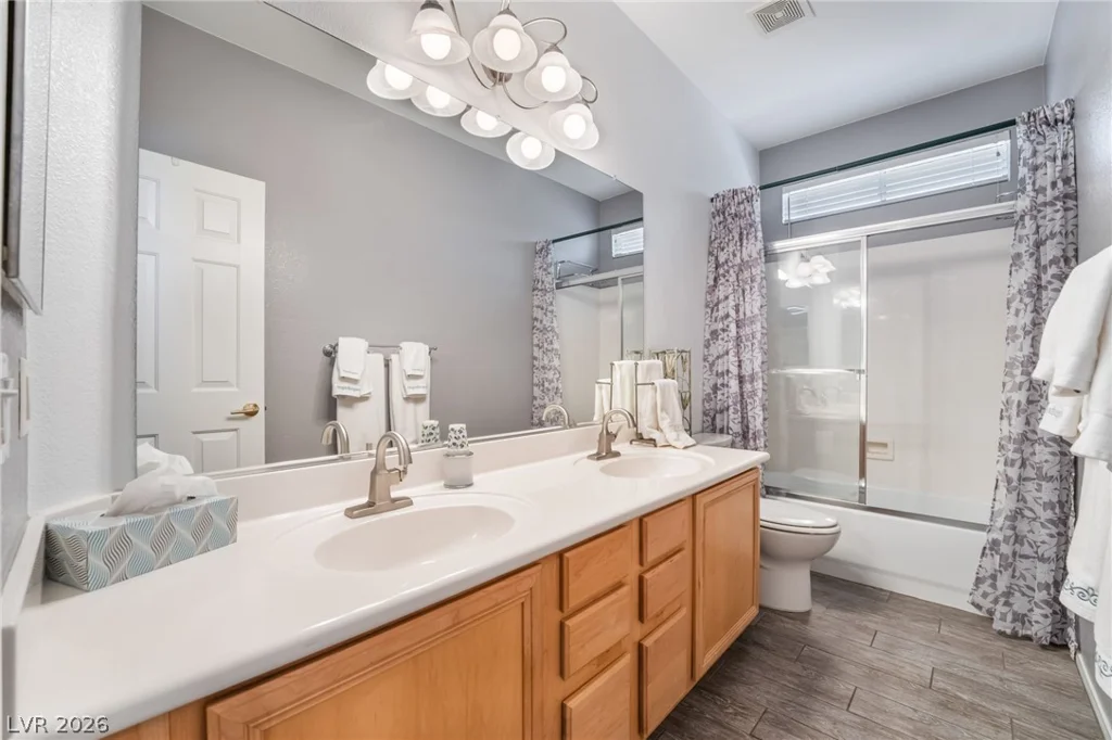 8528 Bandits Bluff, Las Vegas, NV 89143